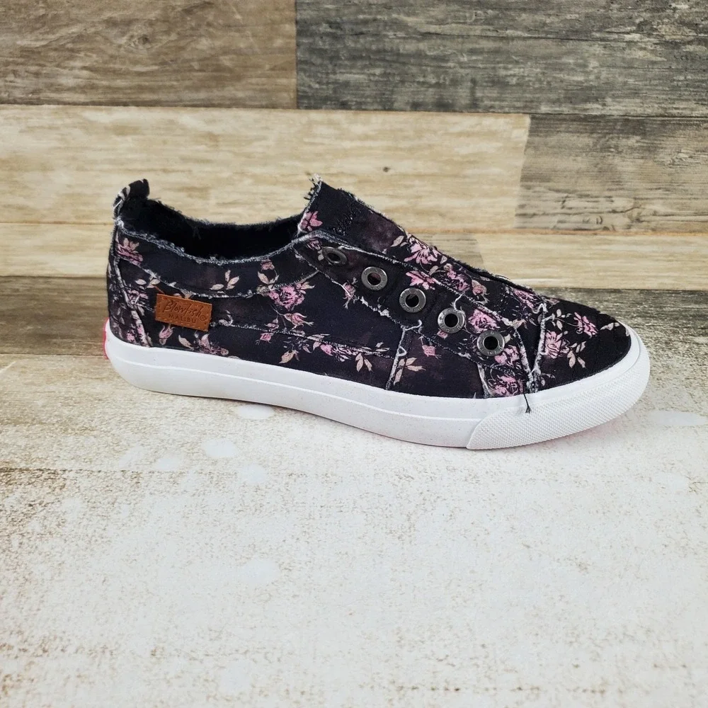 Blowfish Malibu Play Kids Shoes Sz 5 Black Retro Rose Canvas Slip On Sneakers